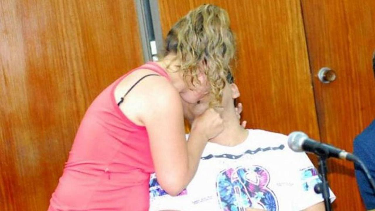 Intentó quemarla viva cuando se encontraba gestando, pero ella lo besó durante audiencia