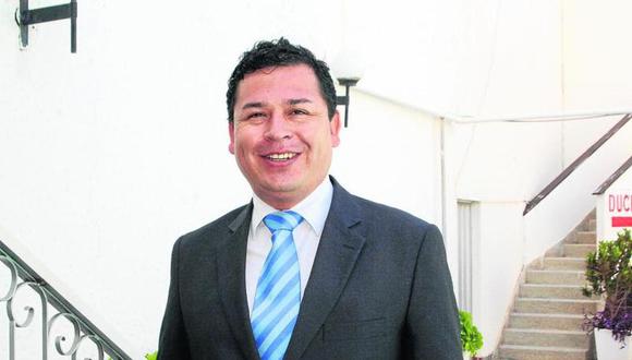 El decano del Colegio de Abogados de Huánuco (CAH), Rodolfo Espinoza Zevallos, sostuvo que la reelección de alcaldes es ilegal/ Foto: Correo