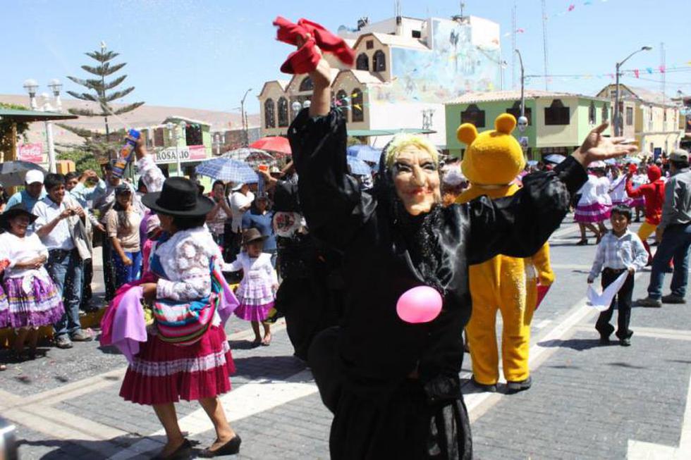 Locumba cerró los carnavales con vistoso pasacalle