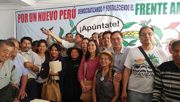 ​Verónika Mendoza encabezó reunión para lanzar su nuevo partido