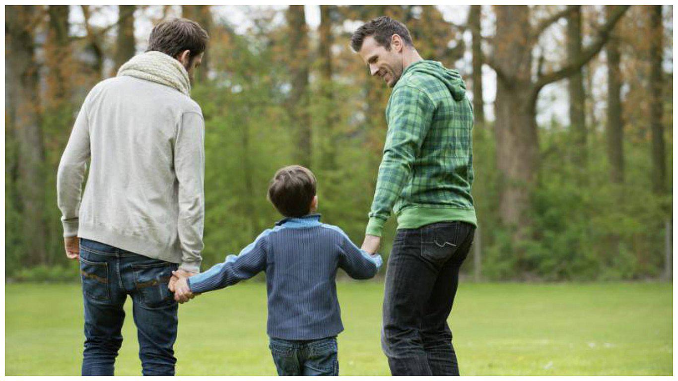 Tribunal de ​Italia reconoce la adopción de 2 niños a una pareja homosexual