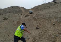 Surco: camioneta se despista en cerro y cae a un abismo de 50 metros