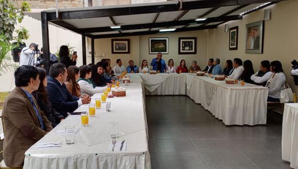 El líder de APP compartió el desayuno junto a los aspirantes a las alcaldías de 10 distritos de la provincia de Trujillo. (Foto: Johnny Aurazo)