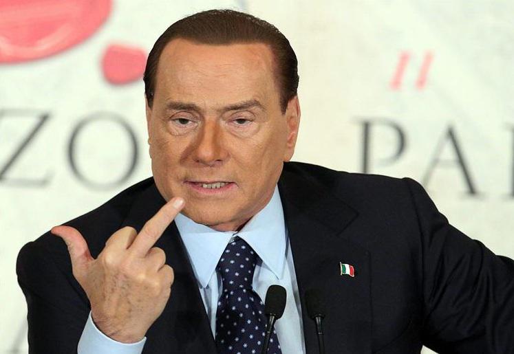 Berlusconi no renuncia a la política y desea que italianos abran sus ojos