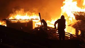 Puente Piedra: Incendio destruye vivienda y peluquería 