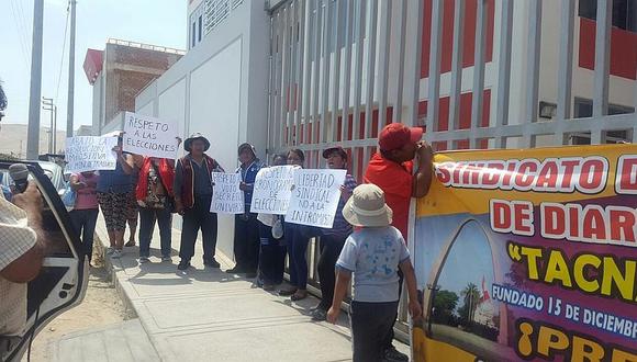 Canillitas protestan ante la Dirección de Trabajo de Tacna