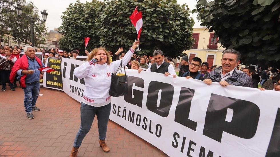 Así fue la "marcha contra el golpe de Estado" en el Centro de Lima (VIDEO)