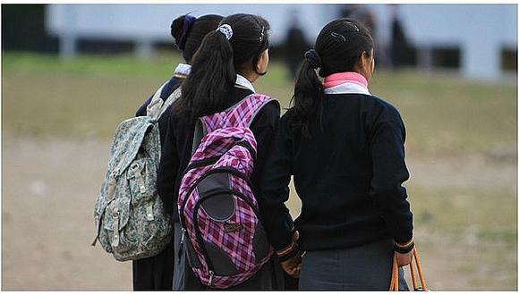 Minedu aclara que uso de falda no es obligatorio para alumnas de colegios públicos