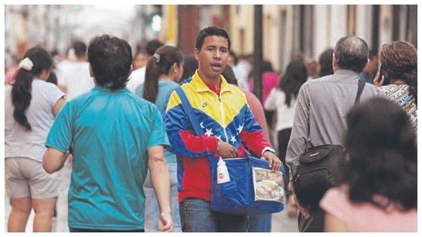 Dos mil venezolanos cruzan la frontera