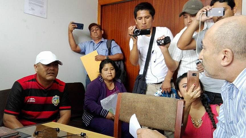 Sorprenden a sujeto que se hacía pasar por congresista para sacar citas en EsSalud