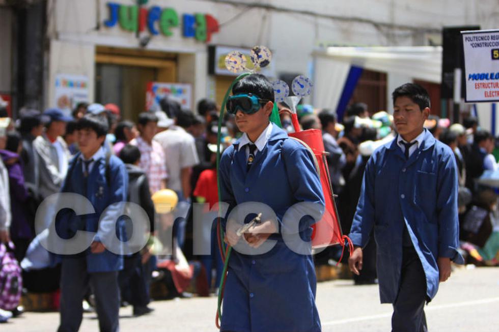 Colorido desfile engalana calles de Huancayo (FOTOS) 