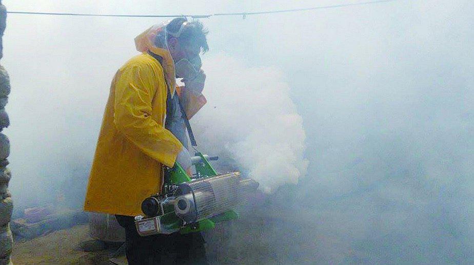 Fumigan 1500 casas del pueblo joven Villa María
