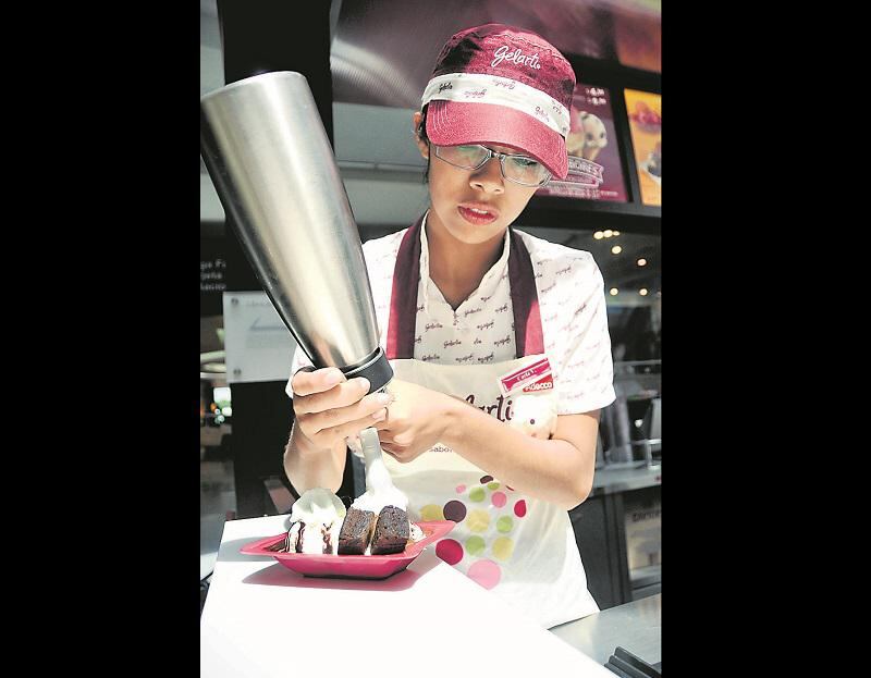 Peruanos consumen 2 litros de helado al año