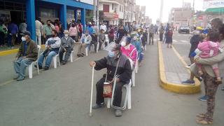 Largas colas en bancos de El Porvenir 