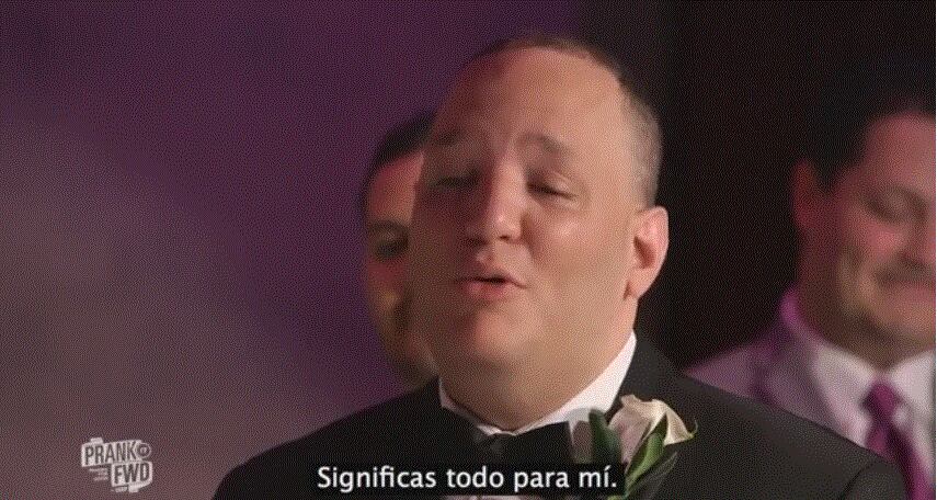 VIDEO: Ella pensó que verían una película, pero protagonizó su propia boda