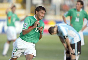 Bolivia aplasta por
 6-1  a Argentina en
 la altura de La Paz