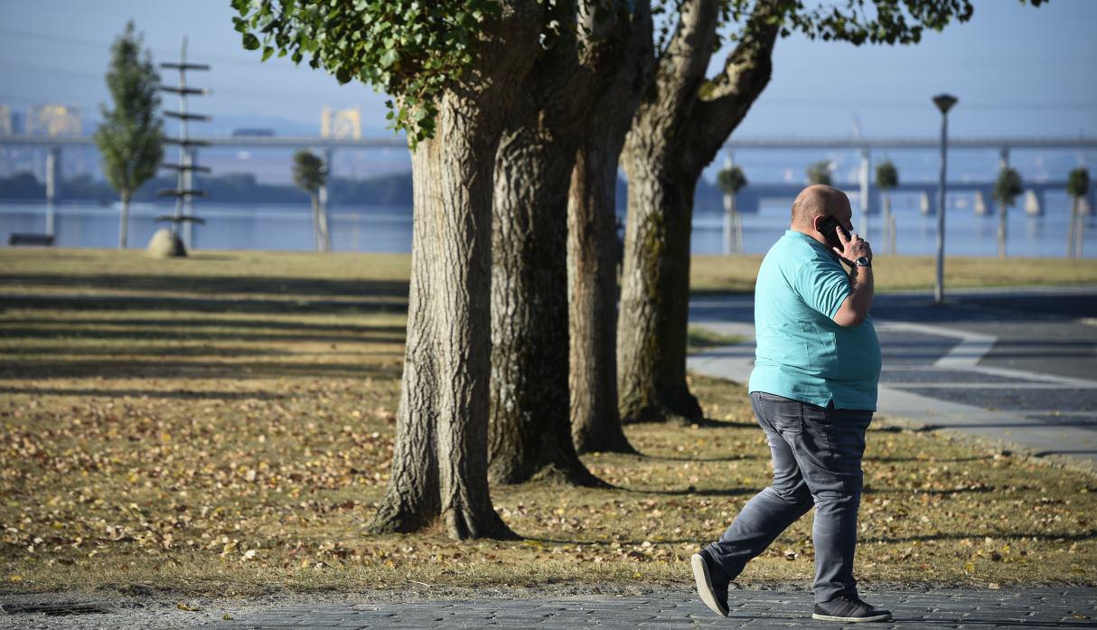 Imagen referencial. En 2016, Perú alcanzó el tercer lugar en sobrepeso y obesidad en la región, solo detrás de México y Chile. (Foto: MIGUEL RIOPA / AFP).