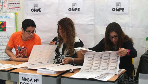 La ONPE informó que hay más de 500 mil miembros de mesa a nivel nacional que podrán ser multados si no cumplen con su labor. (Foto: Andina)
