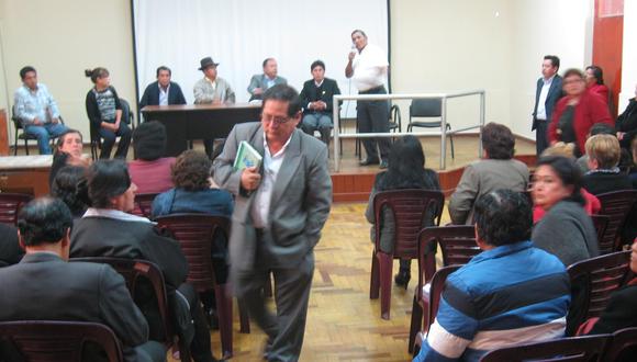 Apurímac: Trabajadores de sede regional en huelga de “brazos caídos” 