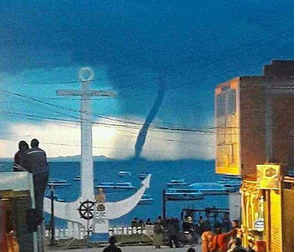 Captan extraño fenómeno en medio de las aguas del lago Titicaca (VIDEO)