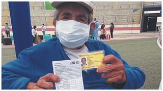 Chimbote: Anciano fue el primero en la “Vacunatón”