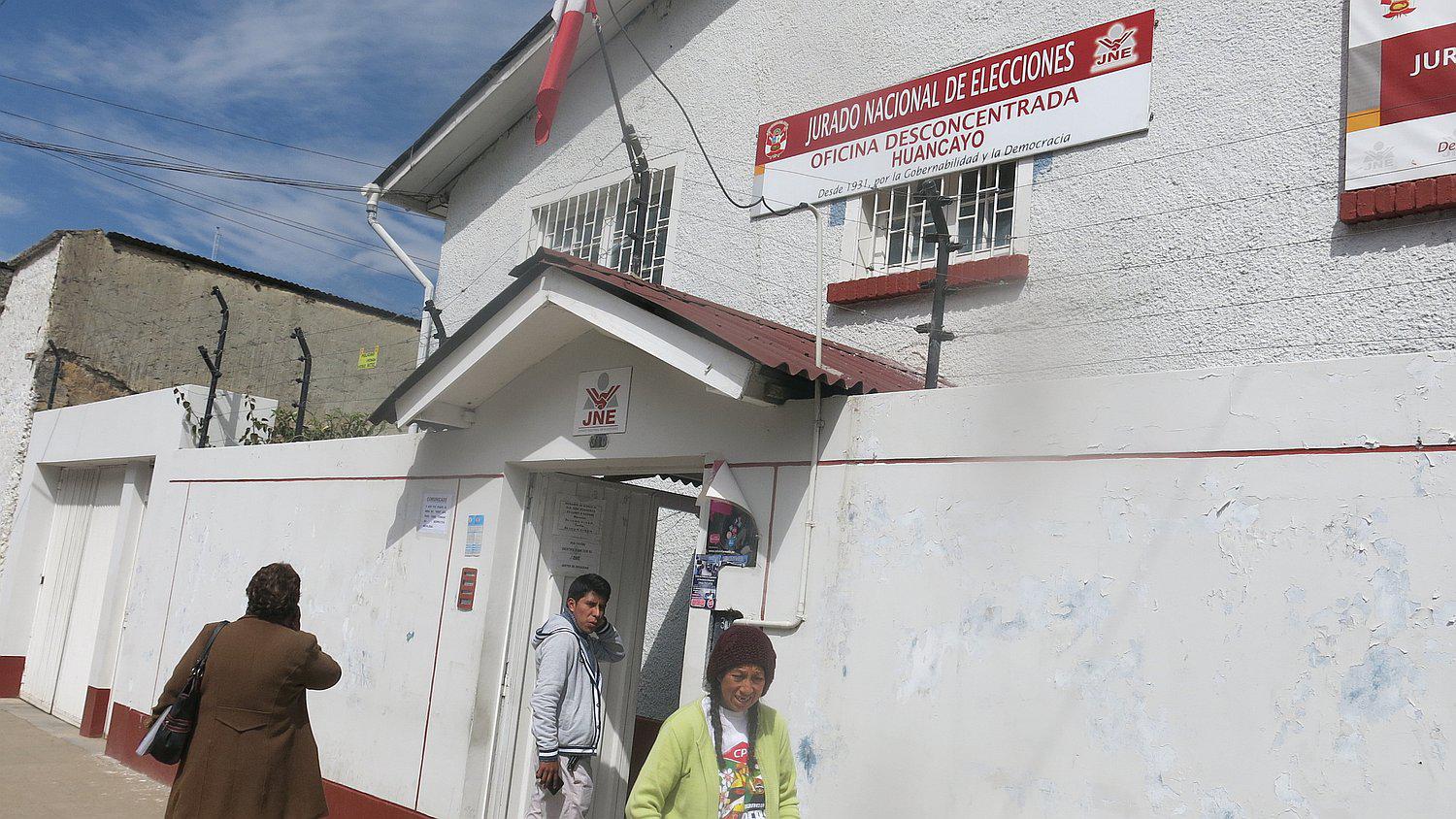 Oficinas desconcentradas del JNE brindaron  más de 50 atenciones en 11 regiones 