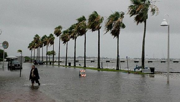 ​EE.UU: Inundaciones y apagones deja paso de tormenta Colin en Florida