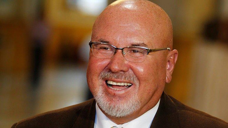 ​Carlos Bruce se niega a rendir cuentas por semana de representación