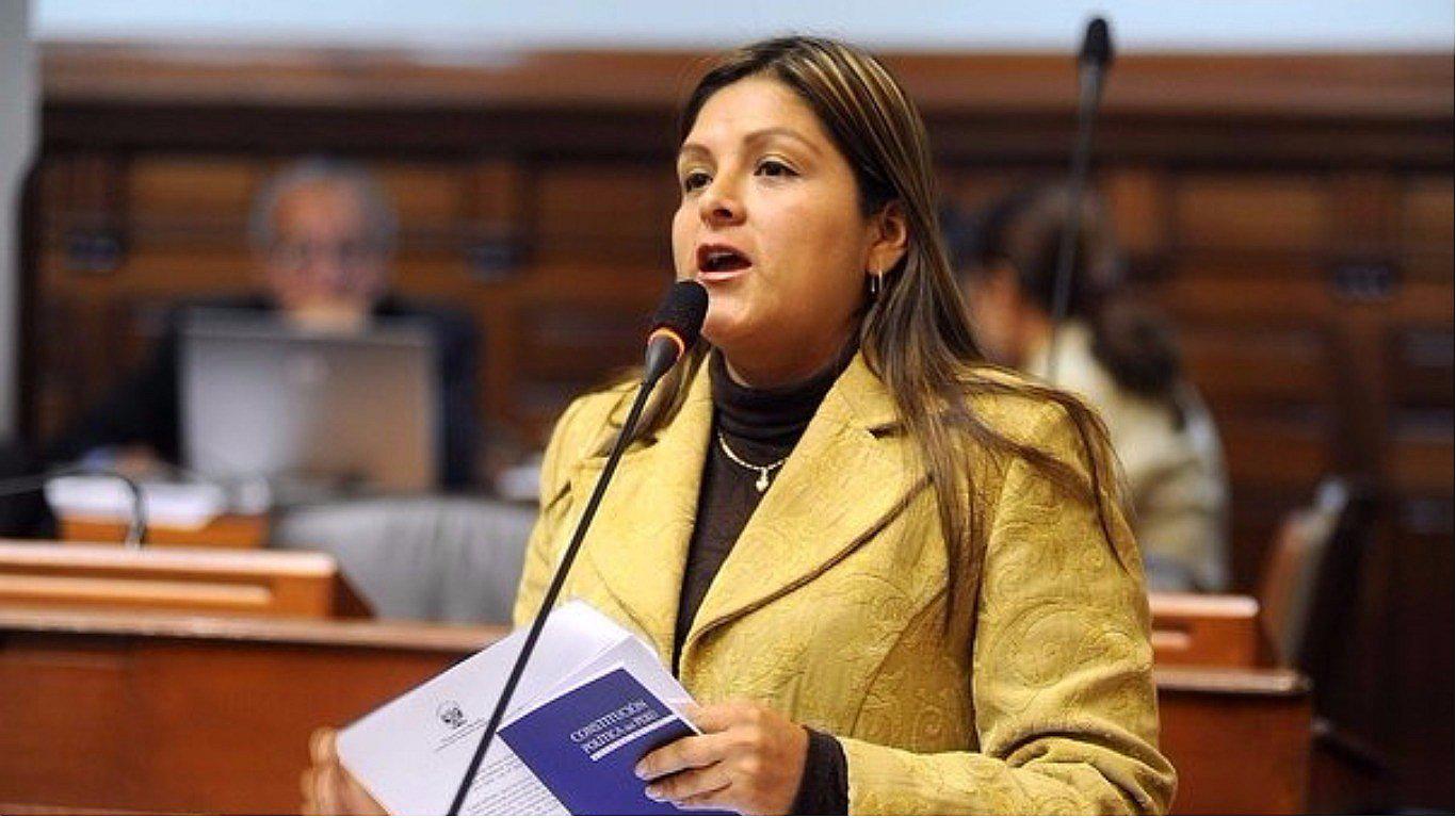 Twitter de Beteta anunció caída de gabinete Zavala