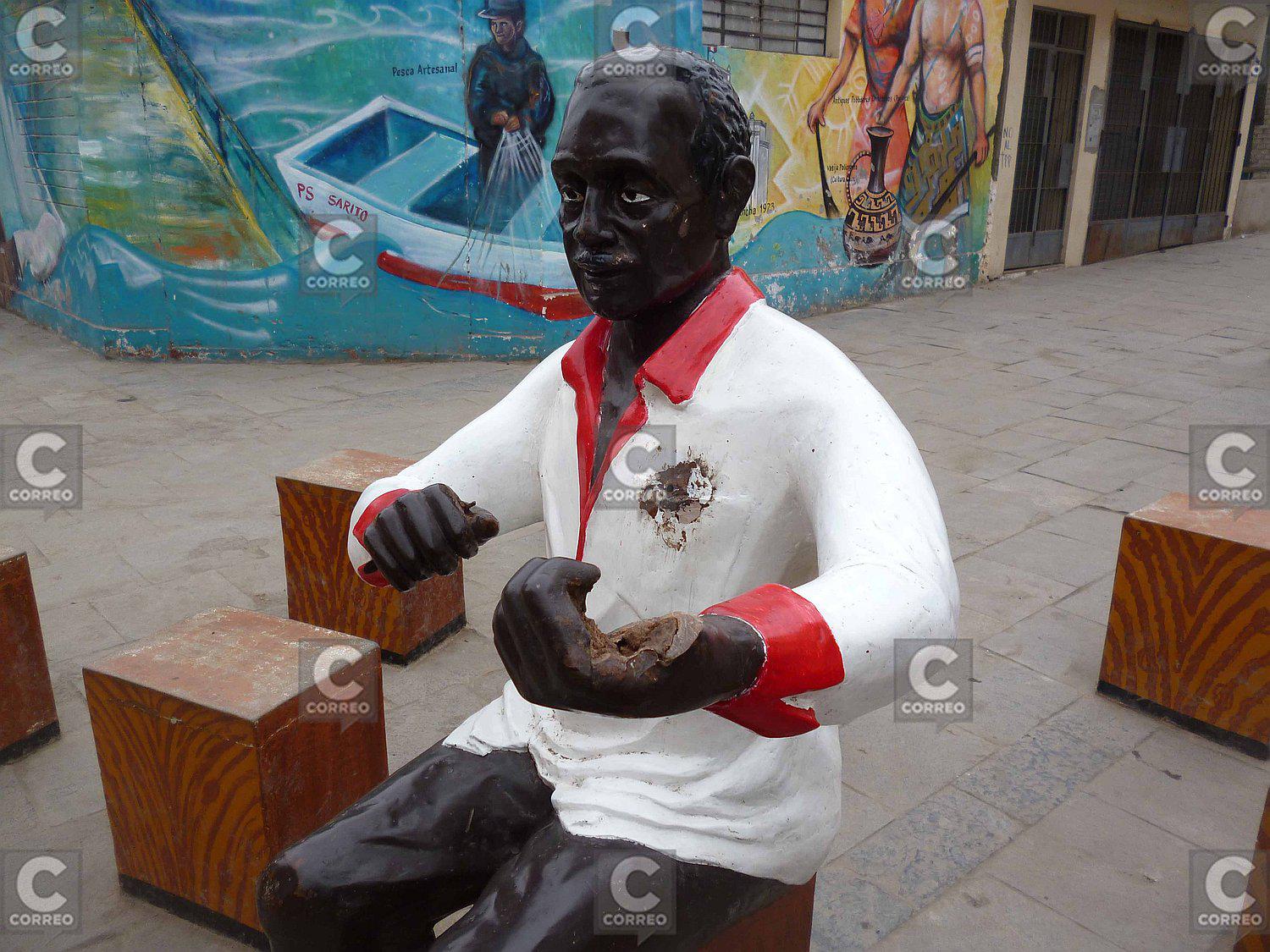 ​Vándalos sustraen violín del monumento a Amador Ballumbrosio