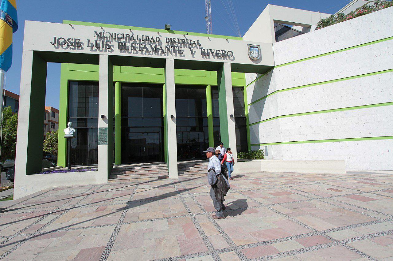 Sancionan con 30 UIT a municipalidad de José Luis Bustamante y Rivero 
