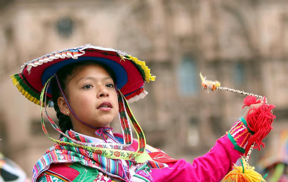 Vive las Fiestas del Cusco con las mejores imágenes del desfile escolar (FOTOS)