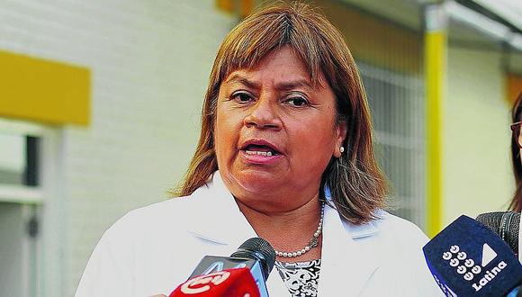 Ministra de Salud llega a Arequipa para definir declaratoria de emergencia de hospitales
