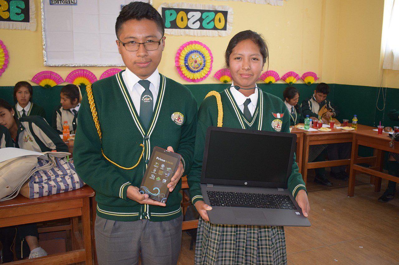 Sachaca reconoce a alumnos excelencia por Día del Estudiante