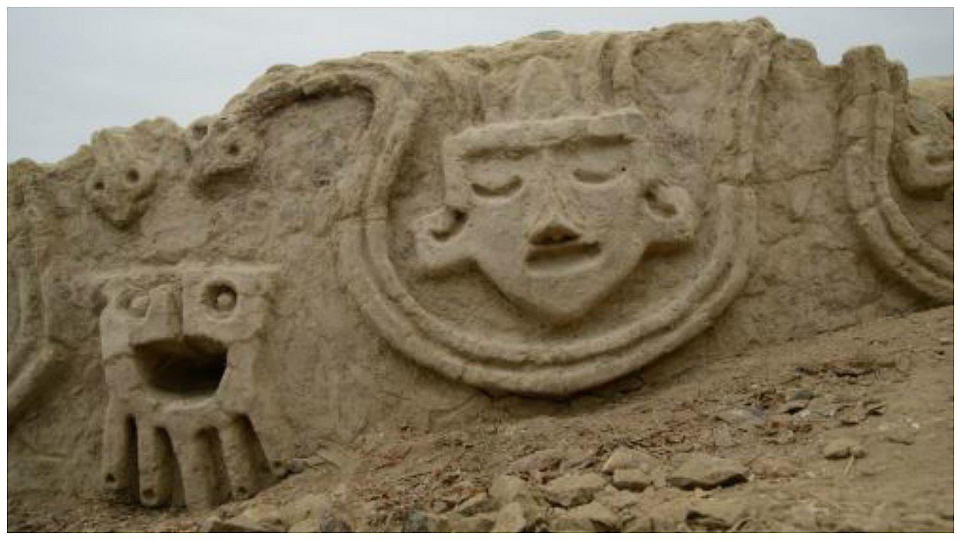 Hallan relieves en Zona Arqueológica de Caral de 3,800 años de antigüedad (FOTOS)