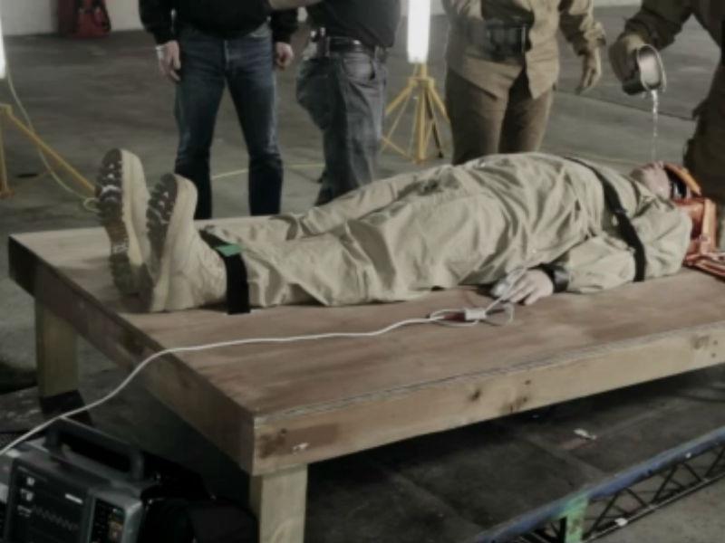 Así es la tortura del ahogamiento simulado usado por la CIA