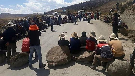 Huelga indefinida en Chumbivilcas y bloqueo del Corredor Minero del Sur (VIDEO) | EDICION | CORREO
