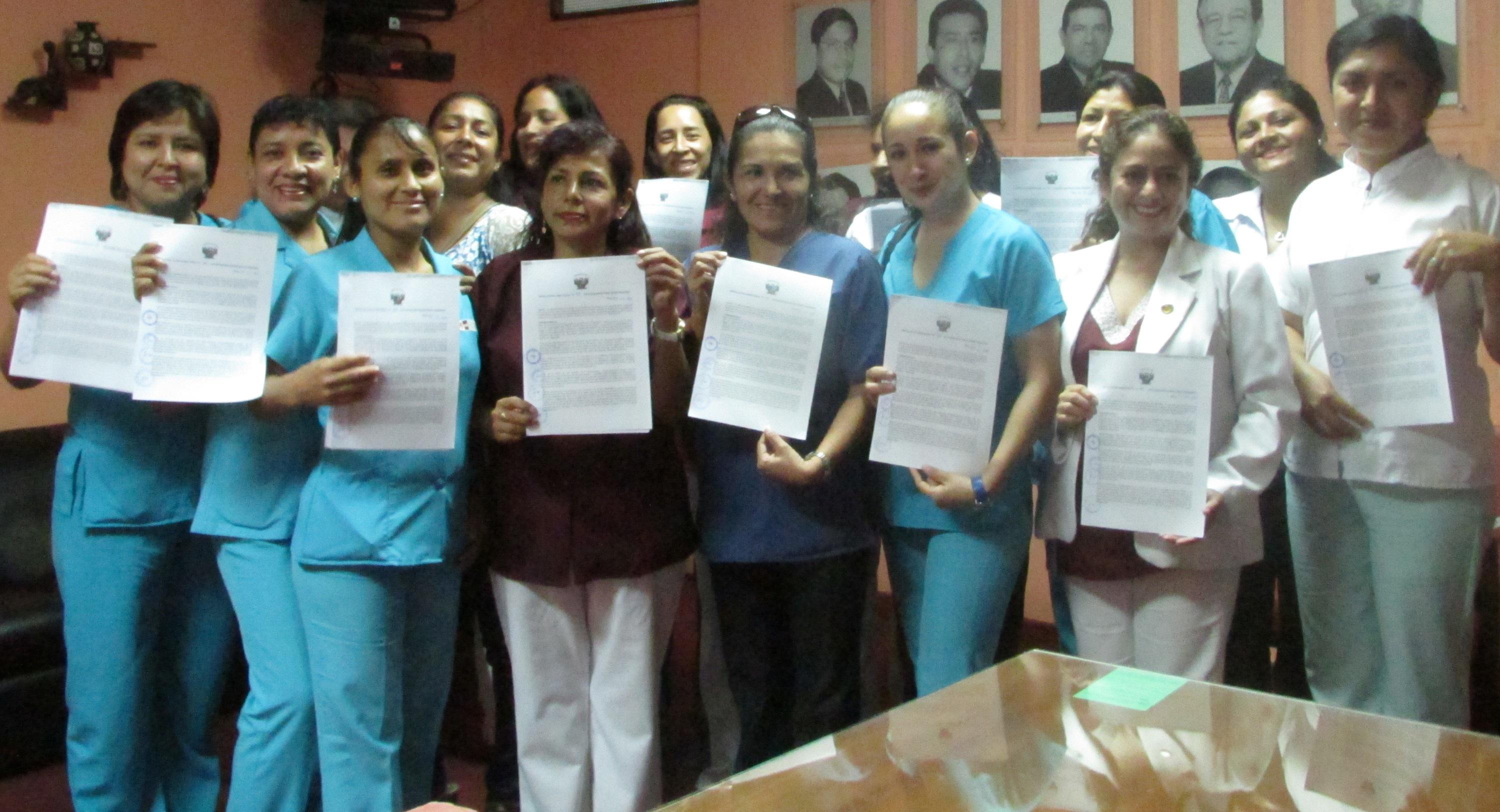 Piura: Entregan nombramiento a profesionales de la salud