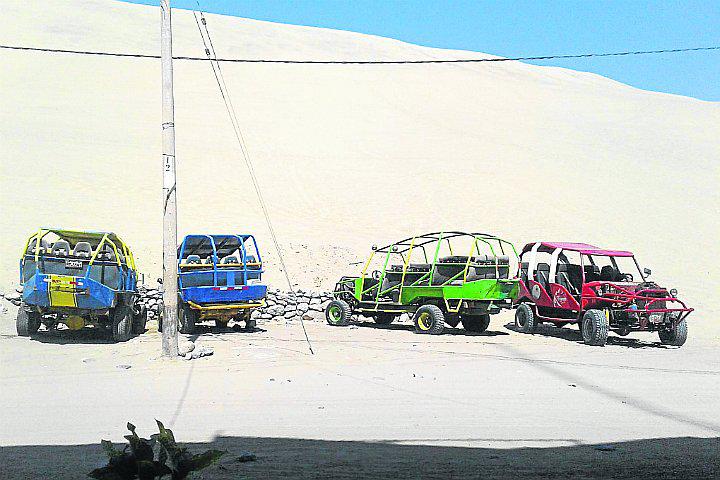 Tubulares de Huacachina deberán contar con seguros para operar