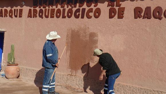 Limpiaron pintas hechas en el Parque Arqueológico de Raqchi