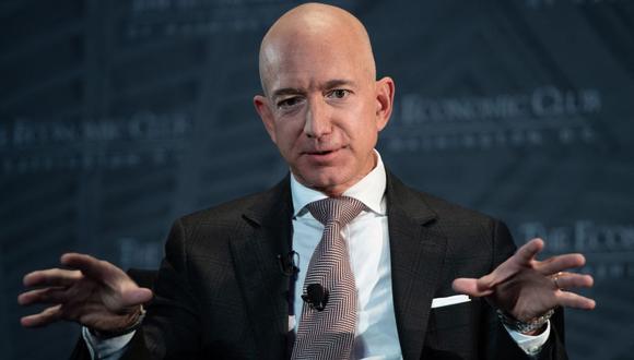 El fundador de Amazon, Jeff Bezos, contó que tiene reglas preestablecidas para alcanzar el éxito. Entre ellas está ponerse un límite de tiempo para tomar un decisión. (Foto: Saul Loeb / AFP)