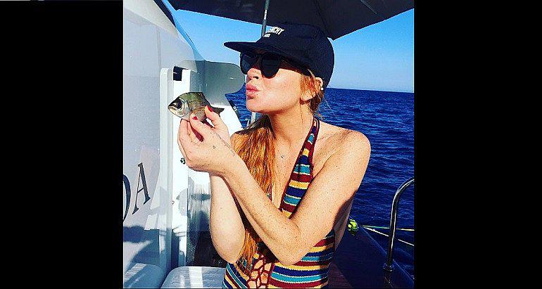 ​Captan a Lindsay Lohan embarazada pero tomando y fumando (VIDEO)