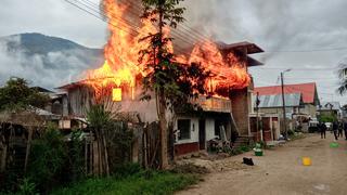 Incendio en vivienda de Oxapampa deja 10 familias en la calle (VIDEO)