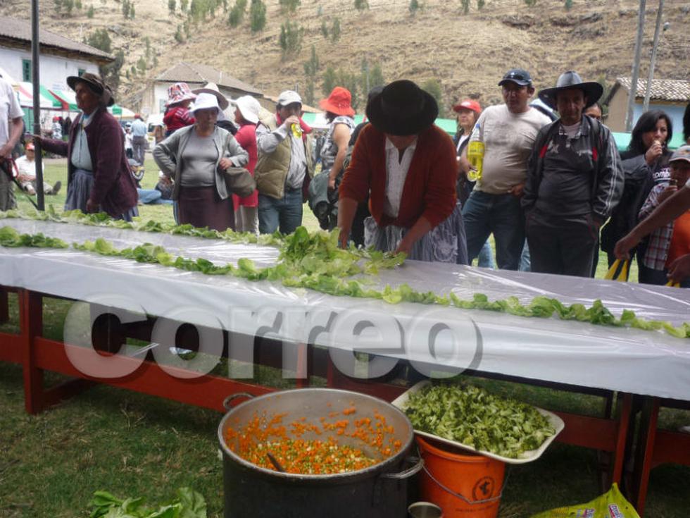 Presentan la ensalada más grande del mundo (FOTOS)