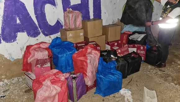Cajas con licores variados que ingresaron al país por la Zona Franca de Tacna fueron halladas en casa abandonada, cubiertas con mantas y a punto de ser llevadas al altiplano
