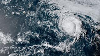 Huracán Douglas sube a categoría 4 y sigue en camino a Hawái 