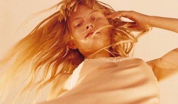 Polémica ha generado última campaña de ropa interior Calvin Klein