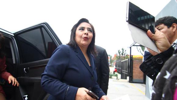 Jara lanza a Espinoza como candidata al 2016