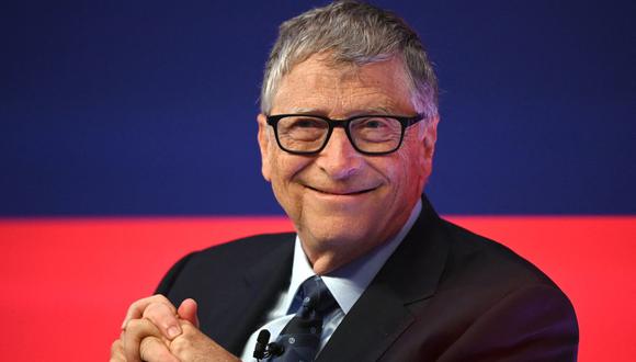 Bill Gates se declaró "afortunado" por estar vacunado y haber recibido la dosis de refuerzo, así como haber tenido acceso a pruebas diagnósticas y a medicamentos para afrontar la enfermedad. (Foto: Leon Neal / POOL / AFP)
