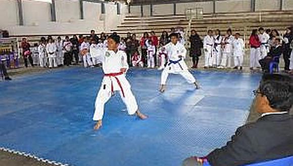 ​Más de 50 karatekas compiten en campeonato 2018